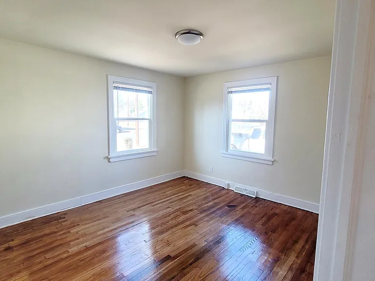 3811 Larry St — Photo 12