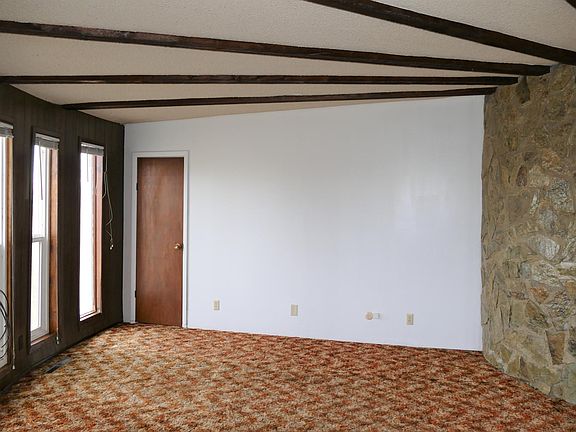 3rd image of 204 Huffman Ave