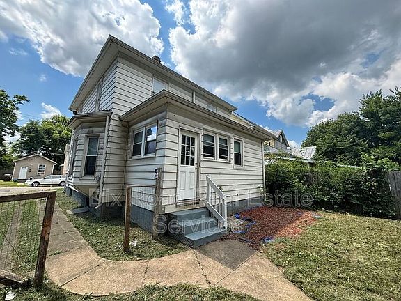 3rd image of 2025 Arlington Ave