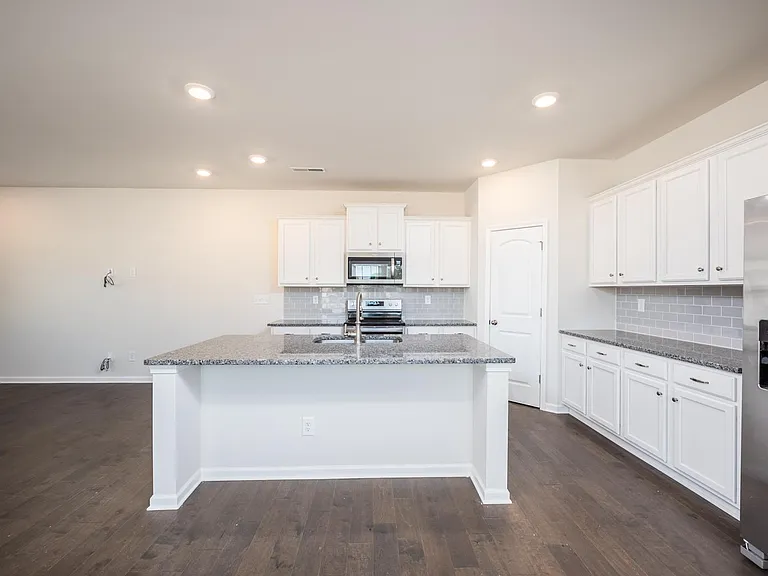 902 Sagecroft Ln — Photo 5