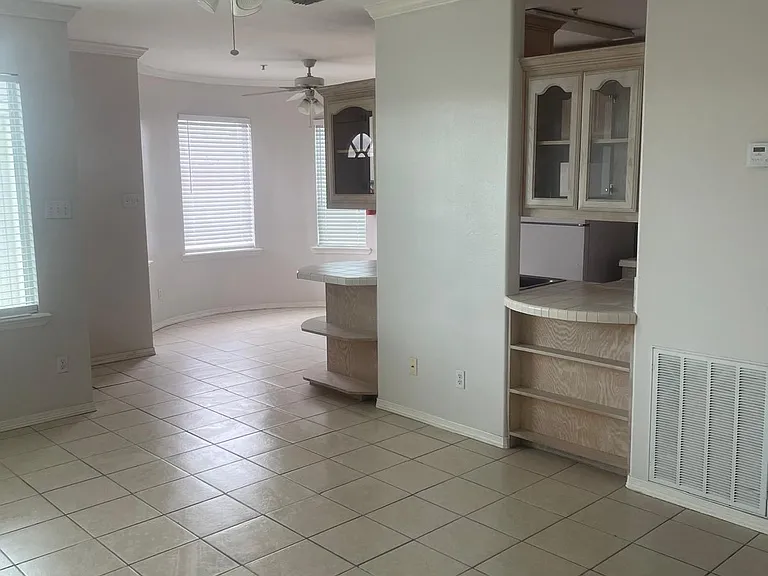 800 W Hall Acres Rd #9 — Photo 20