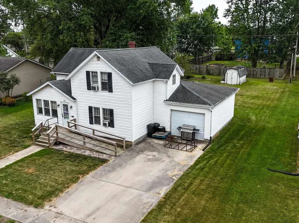 706 Center St, Berne, IN 46711