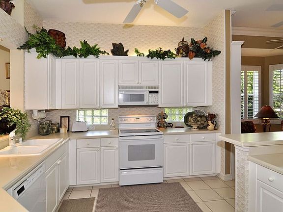 4th image of 770 Bentwater Cir APT 204