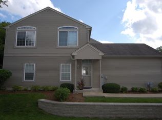 8033 Sierra Woods Ln, Carpentersville, IL