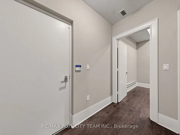 29 Queens Quay E #Townhouse 122 — Photo 29