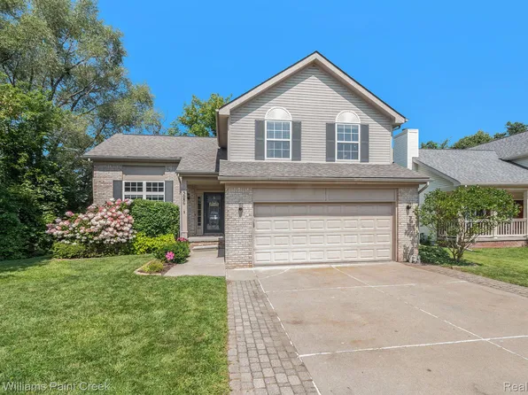 3086 Talon Cir, Lake Orion, MI 48360
