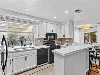 8447 De Soto Ave APT 5, Canoga Park, CA, 91304