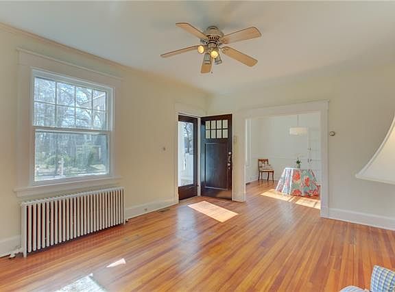 5th image of 1212 W 45th St
