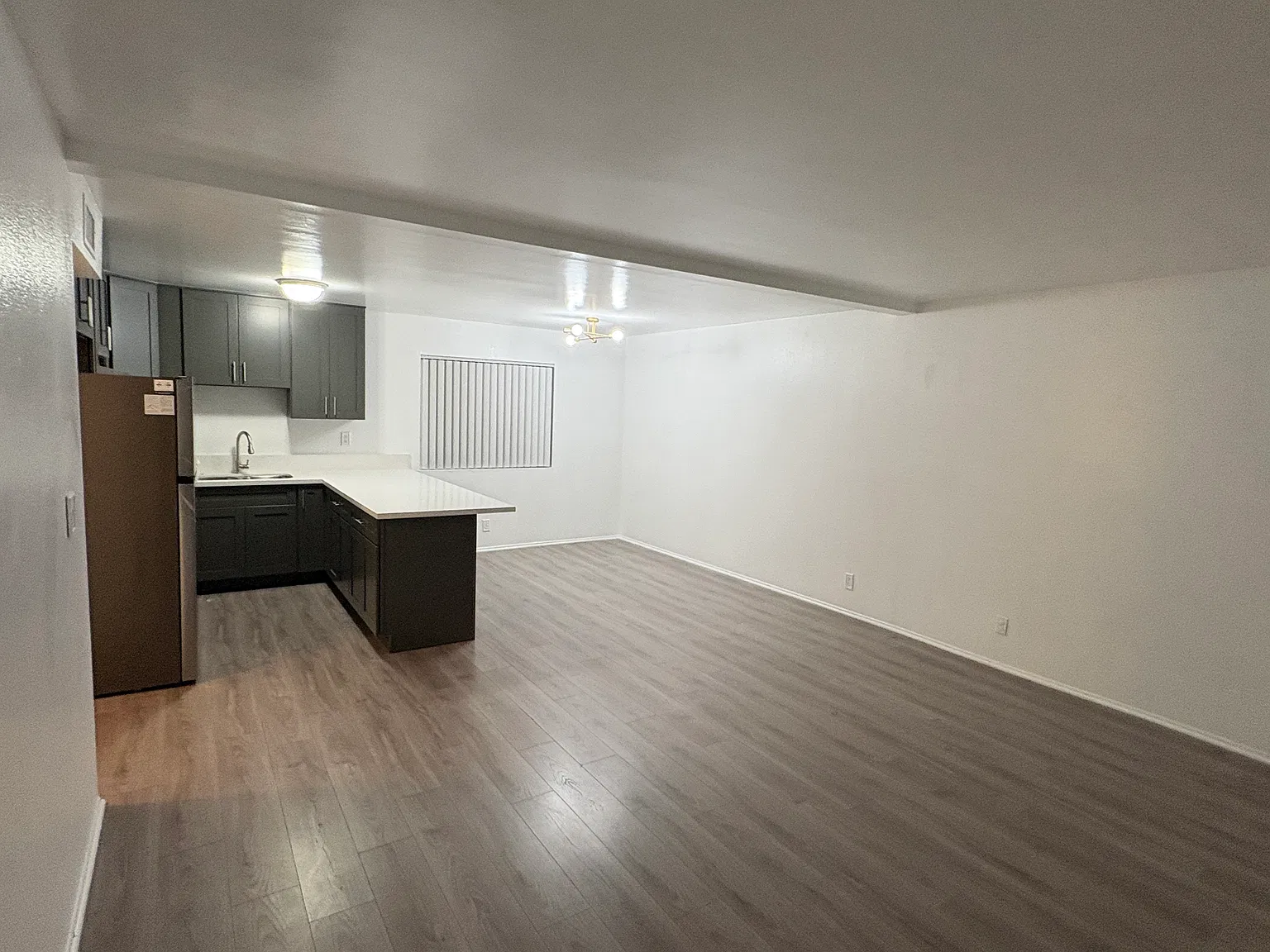 2 bed, 840 sqft, $2,450 — Photo 2