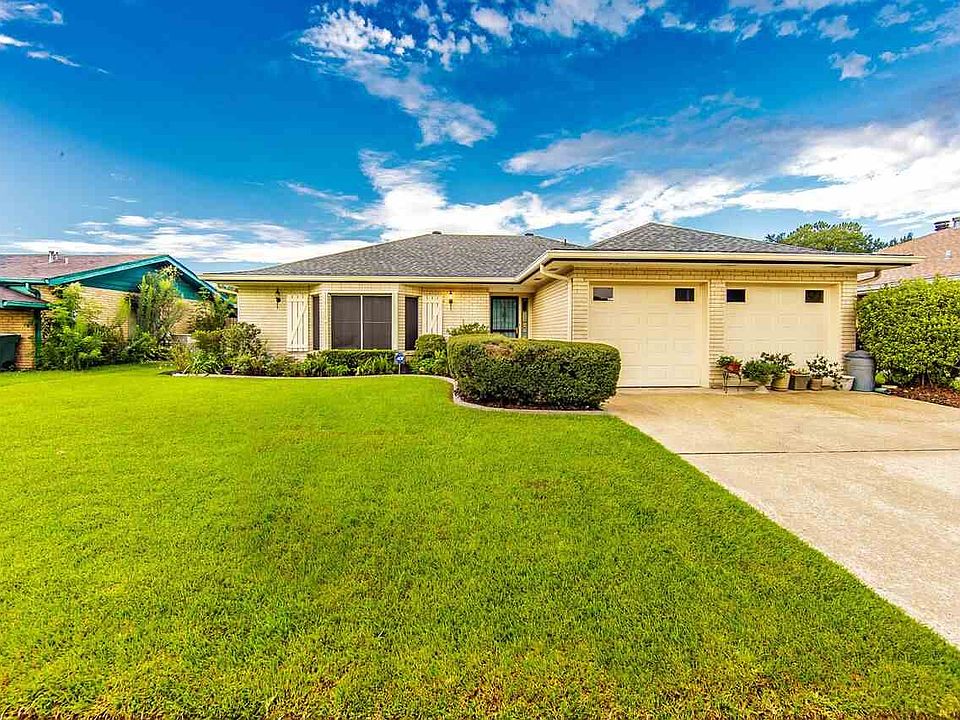 1st image of 15 Mary Hughes Cir