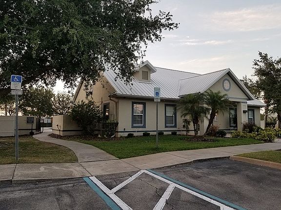 3rd image of 3928 Glenwick Dr
