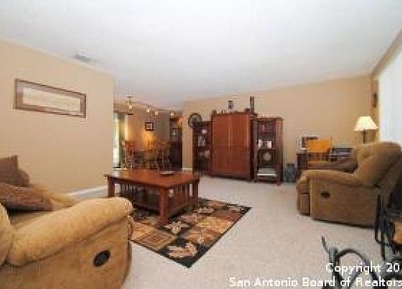 3rd image of 2826 Old Field Dr