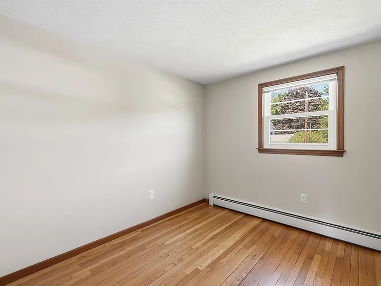 6 Belmont Rd — Photo 25
