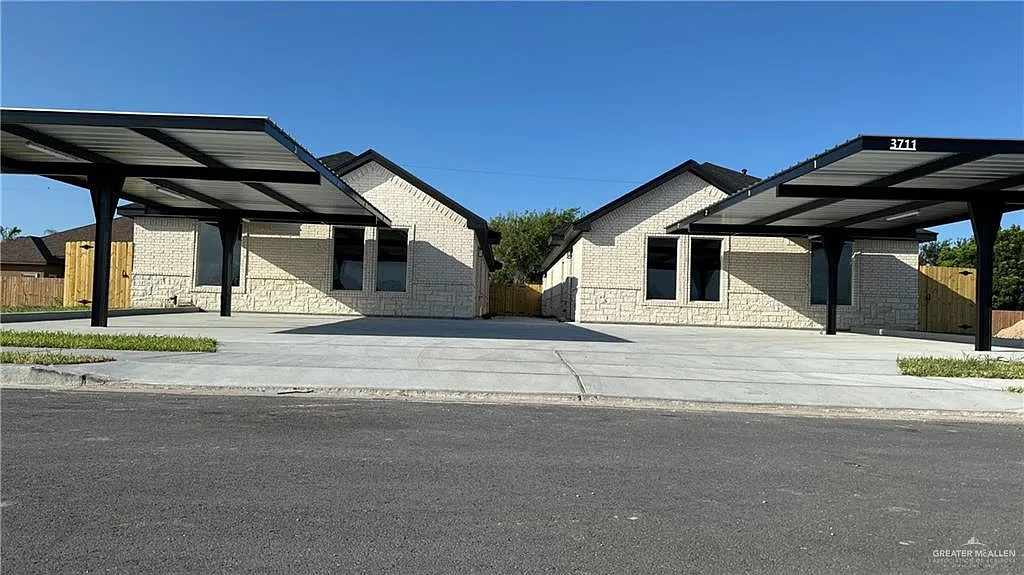 2 bed, 2.0 bath, 995 sqft, $1,150 — Photo 1