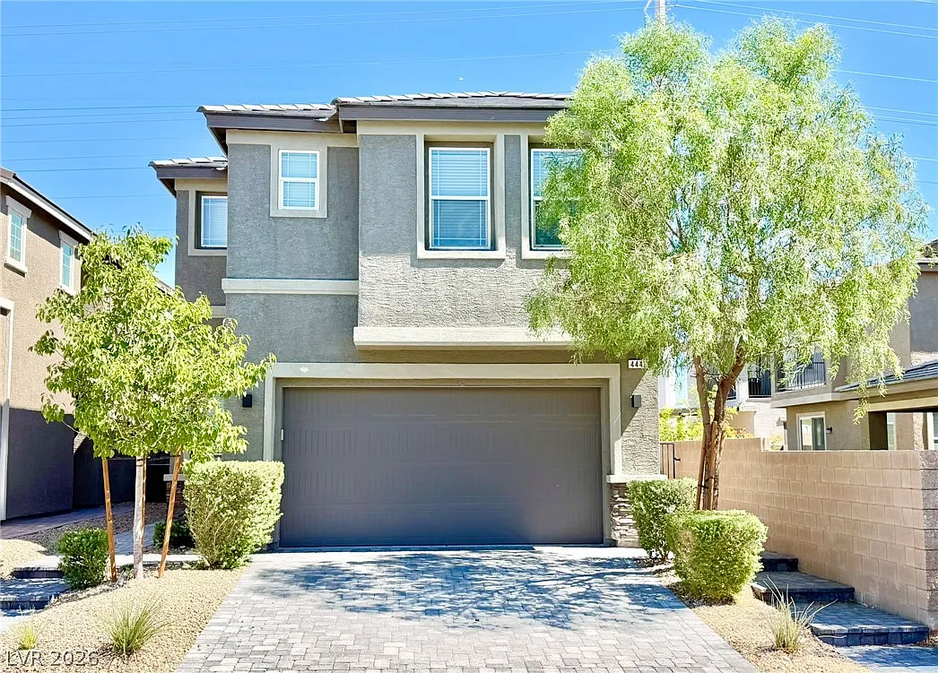 3 bed, 2.5 bath, 1892 sqft, $2,345 — Photo 2