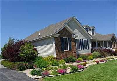 3rd image of 137 Clay Ave
