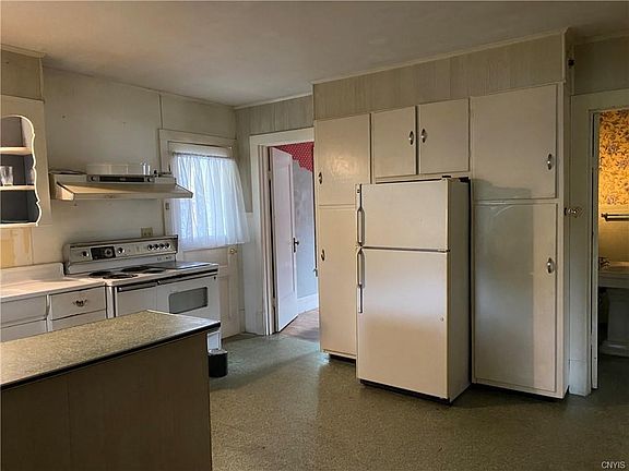 4th image of 106 E Noyes Blvd
