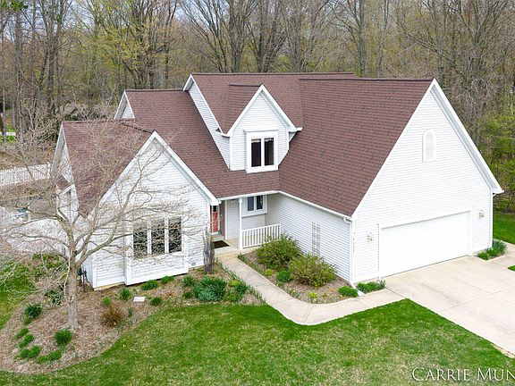 3rd image of 4627 Forest Ln