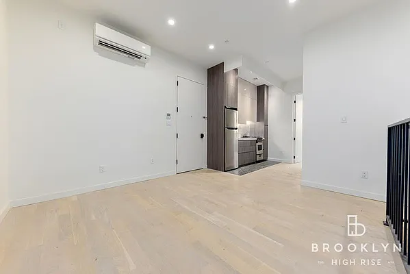 Rented by Brooklyn High Rise LLC | media 8