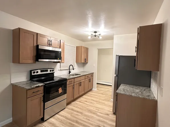 4 Colletti Ter, Monroe Township, NJ 08831