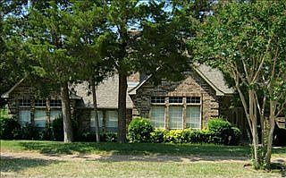 1st image of 2105 Valley View Dr