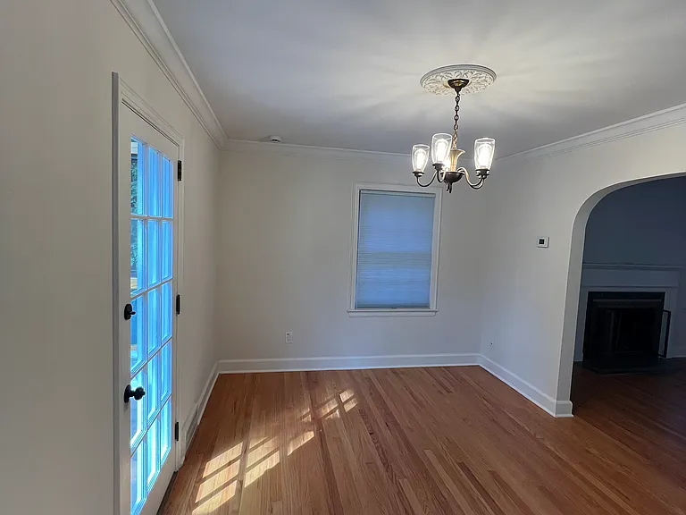 403 Wesley St — Photo 5