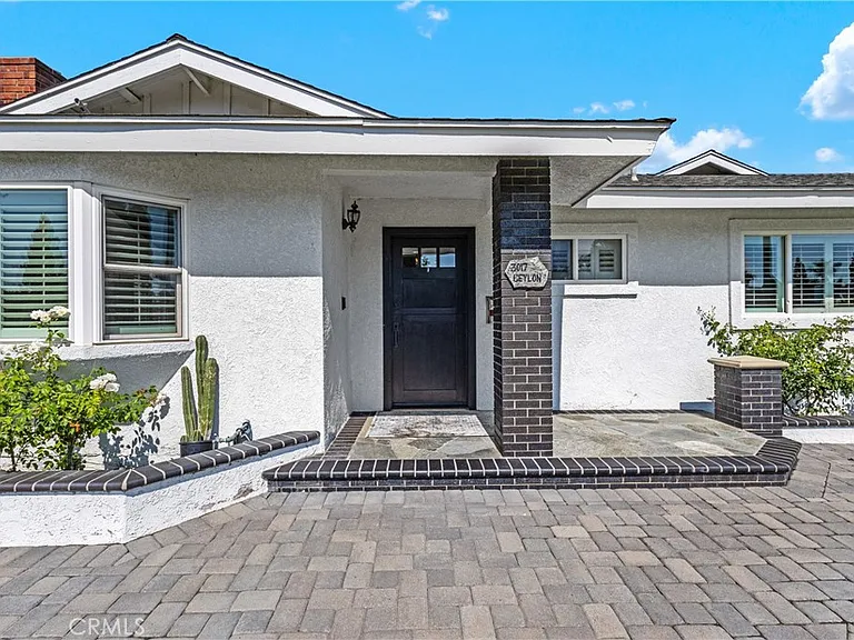 3017 Ceylon Rd — Photo 2
