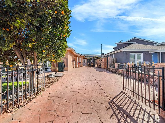4th image of 12918 Rubens Ave #Adu