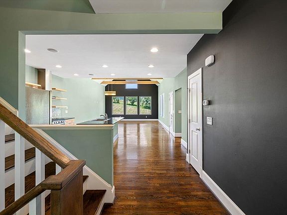 4th image of 1202 Redbud Rd