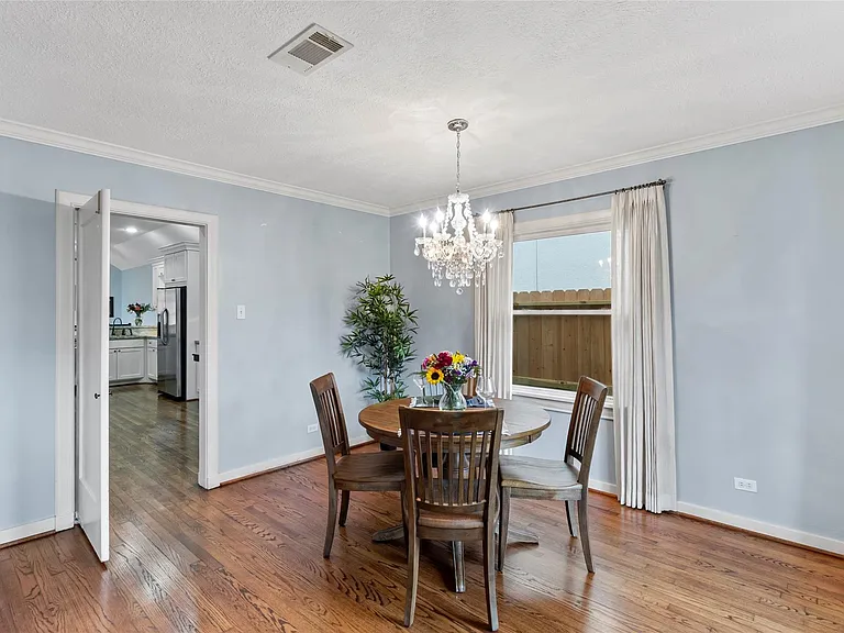 2337 Sheridan St — Photo 9