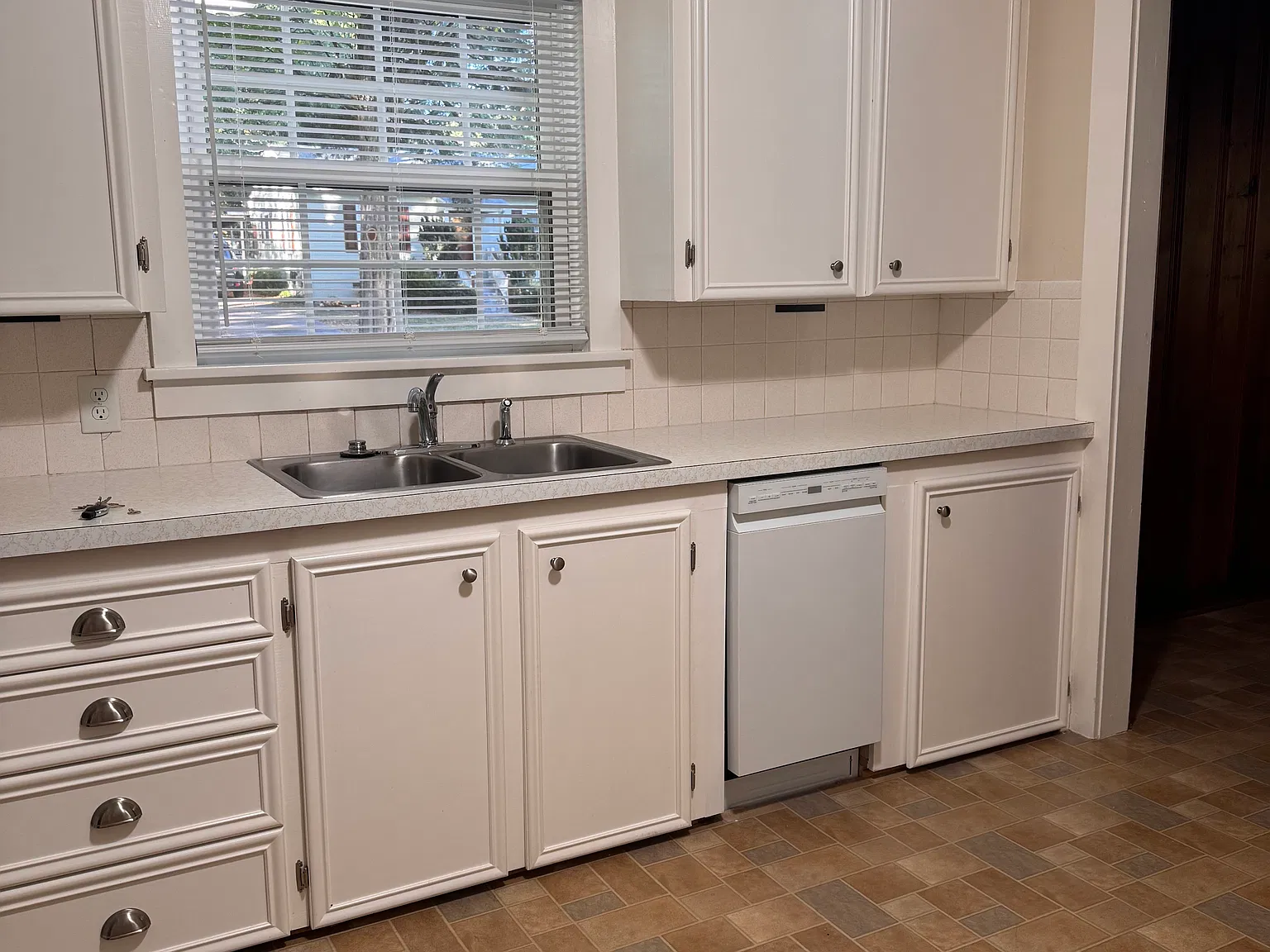 2 bed, 864 sqft, $1,400 — Photo 4
