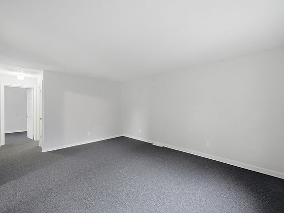 4th image of 2830 Cranbrook St