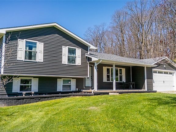 2nd image of 44701 Springbrook Dr
