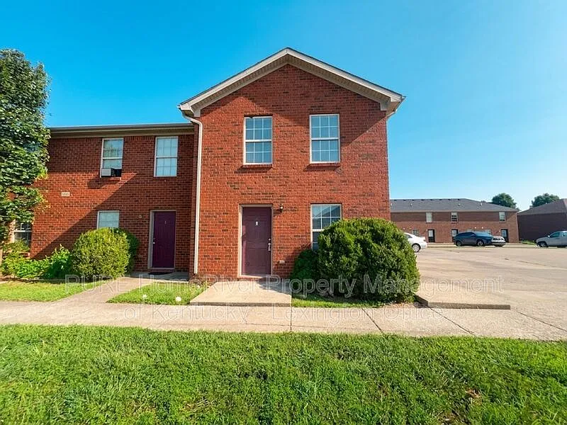 1004 Whipporwill Dr #4