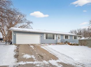 615 Meadow Run Dr SW, Rochester, MN 55902