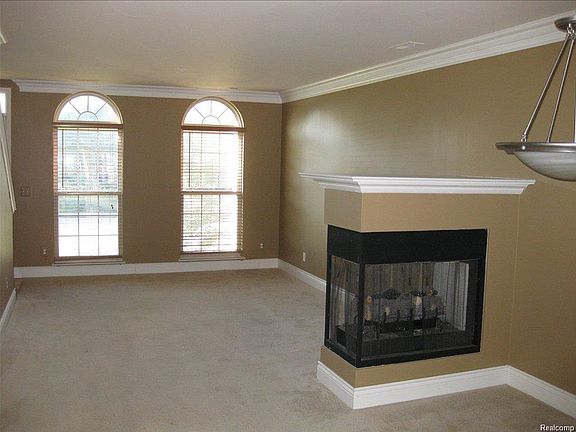 4th image of 3142 Camden Dr #1