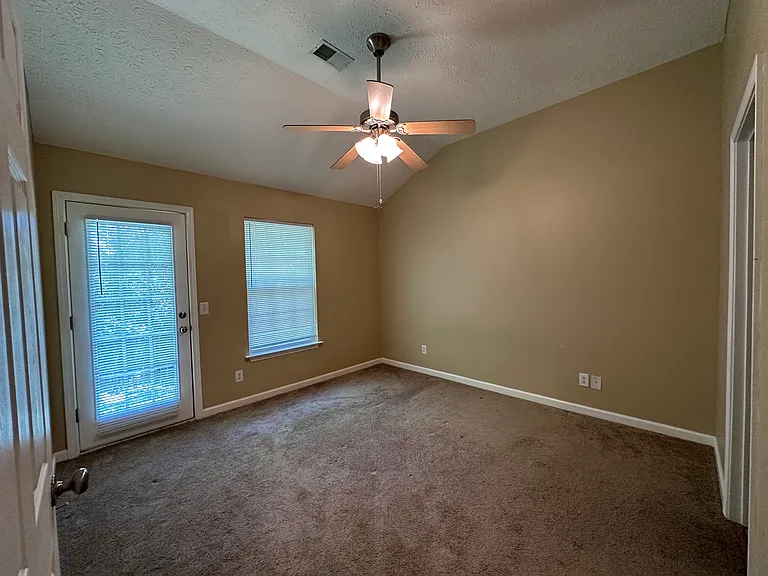 556 Rose Cottage Cir — Photo 9