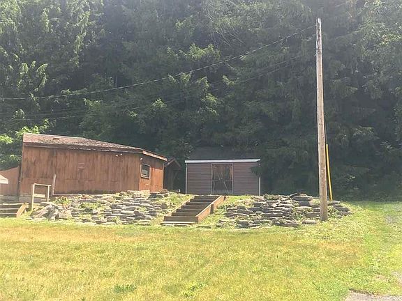 3rd image of 38 Chapel Dr