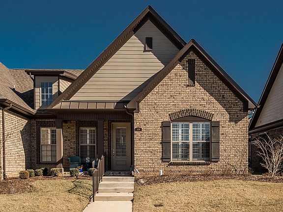2nd image of 1109 McMahan Dr S