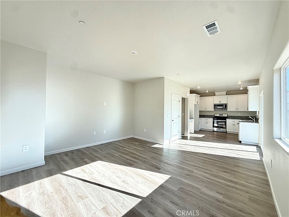 3rd image of 444 Oleander Ct