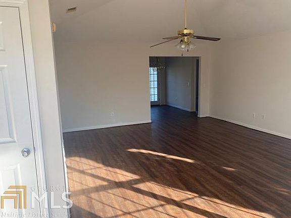 3rd image of 5027 Scotch Pine Ave