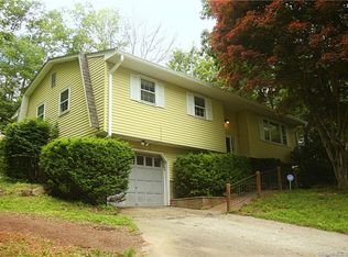 68 Society Rd, Niantic, CT 06357