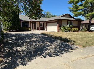 229 Bristol Dr, Springfield, IL 62702