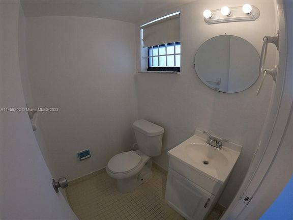 4th image of 950 Euclid Ave APT 202
