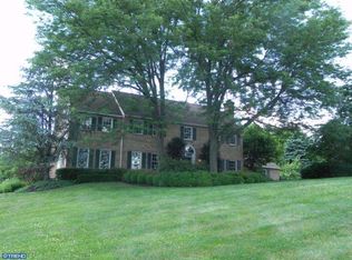 4 Russell Ct, Newtown, PA 18940