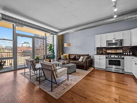 5th image of 1001 W Madison St APT 510