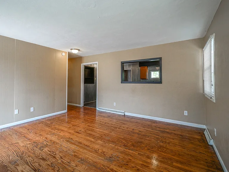 416 N Lincoln St — Photo 91