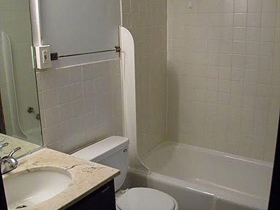 4th image of 904-912 21st Ave S #110