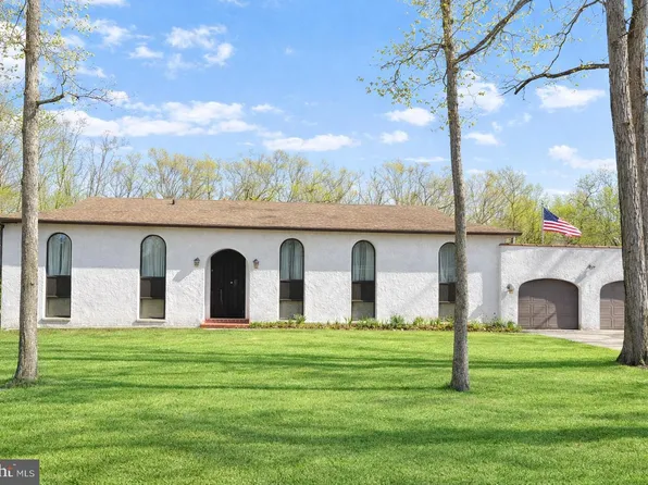 1590 E Elmer Rd, Vineland, NJ 08361