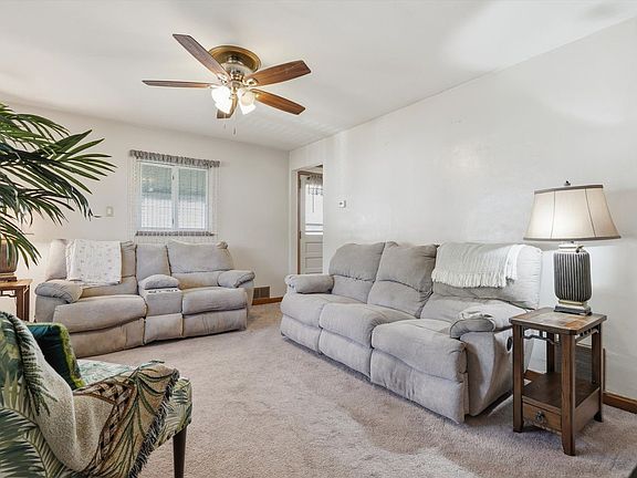 3rd image of 444 Bechman St